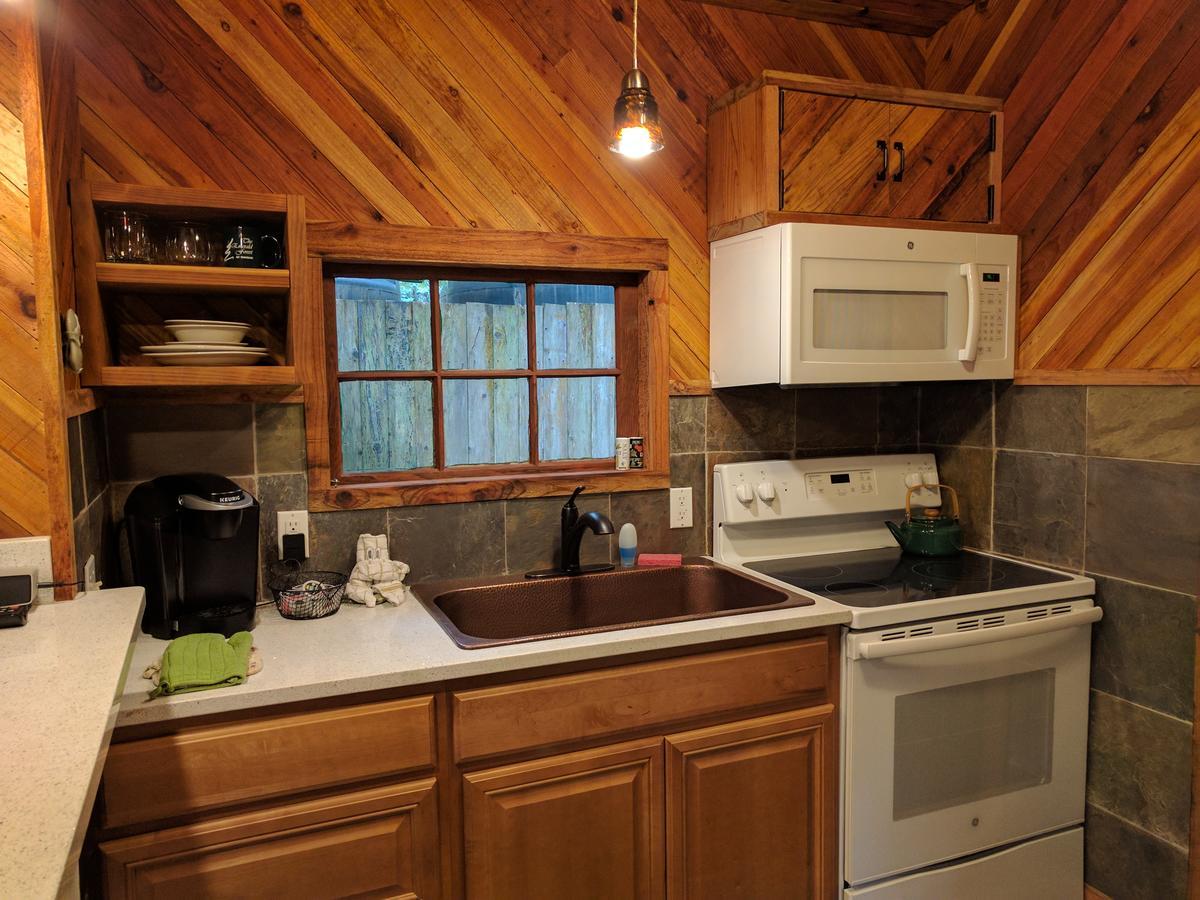 Emerald Forest Cabins Trinidad Ngoại thất bức ảnh