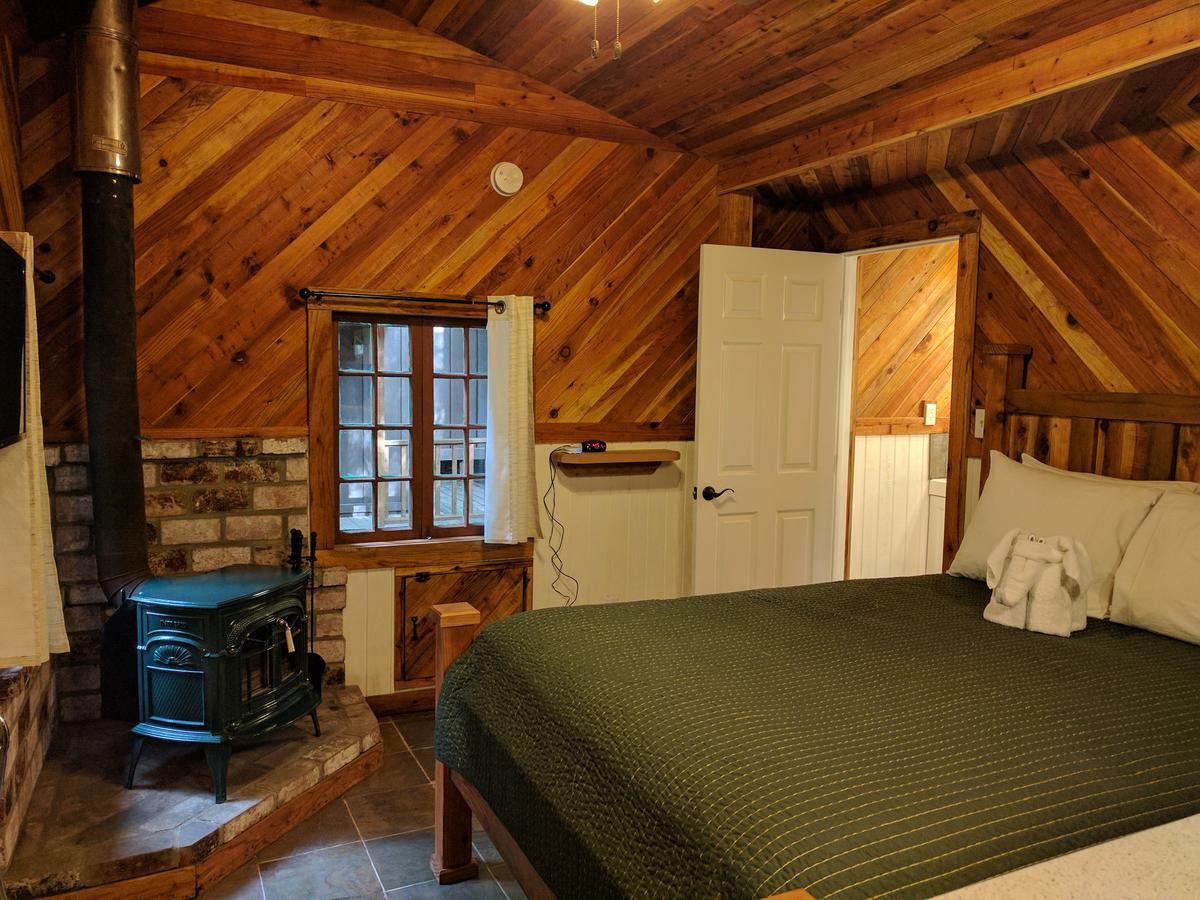 Emerald Forest Cabins Trinidad Ngoại thất bức ảnh