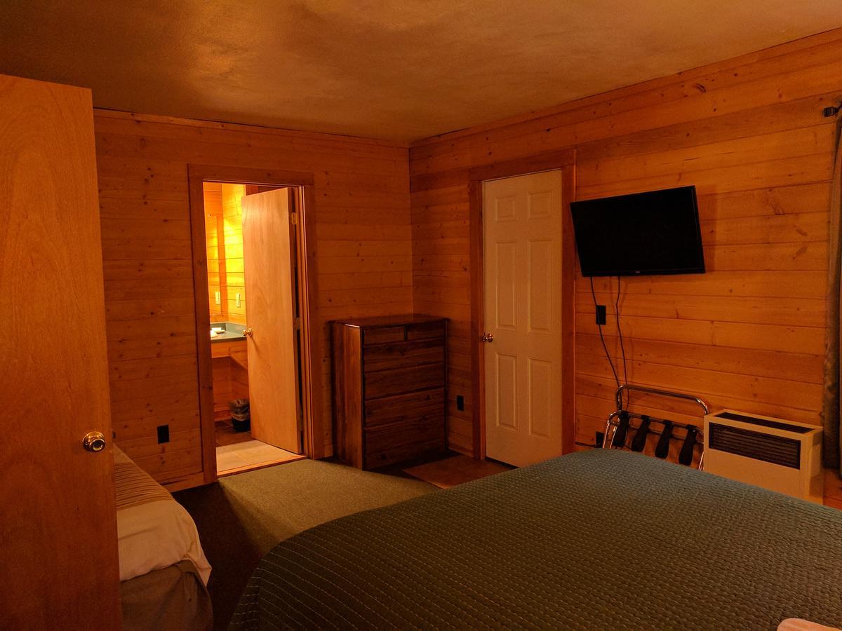 Emerald Forest Cabins Trinidad Ngoại thất bức ảnh