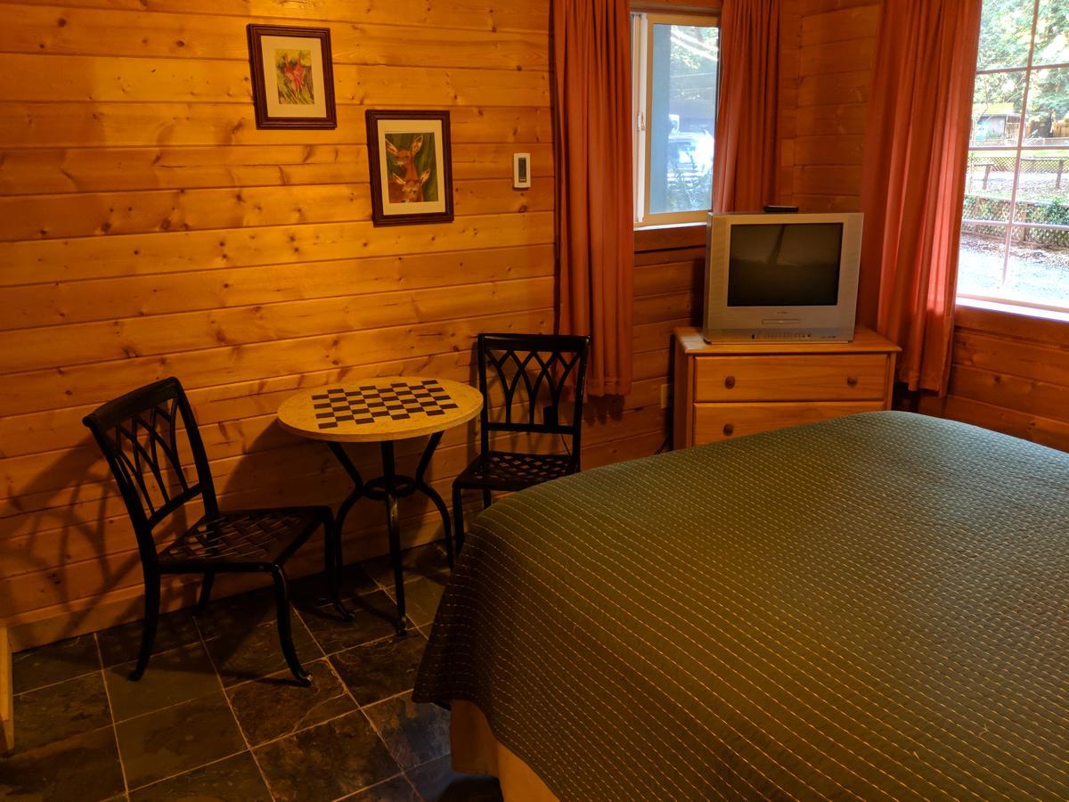 Emerald Forest Cabins Trinidad Ngoại thất bức ảnh