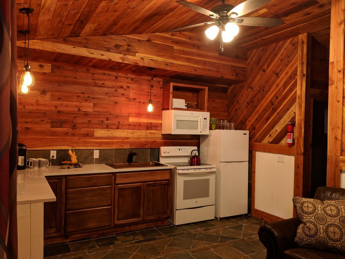 Emerald Forest Cabins Trinidad Ngoại thất bức ảnh