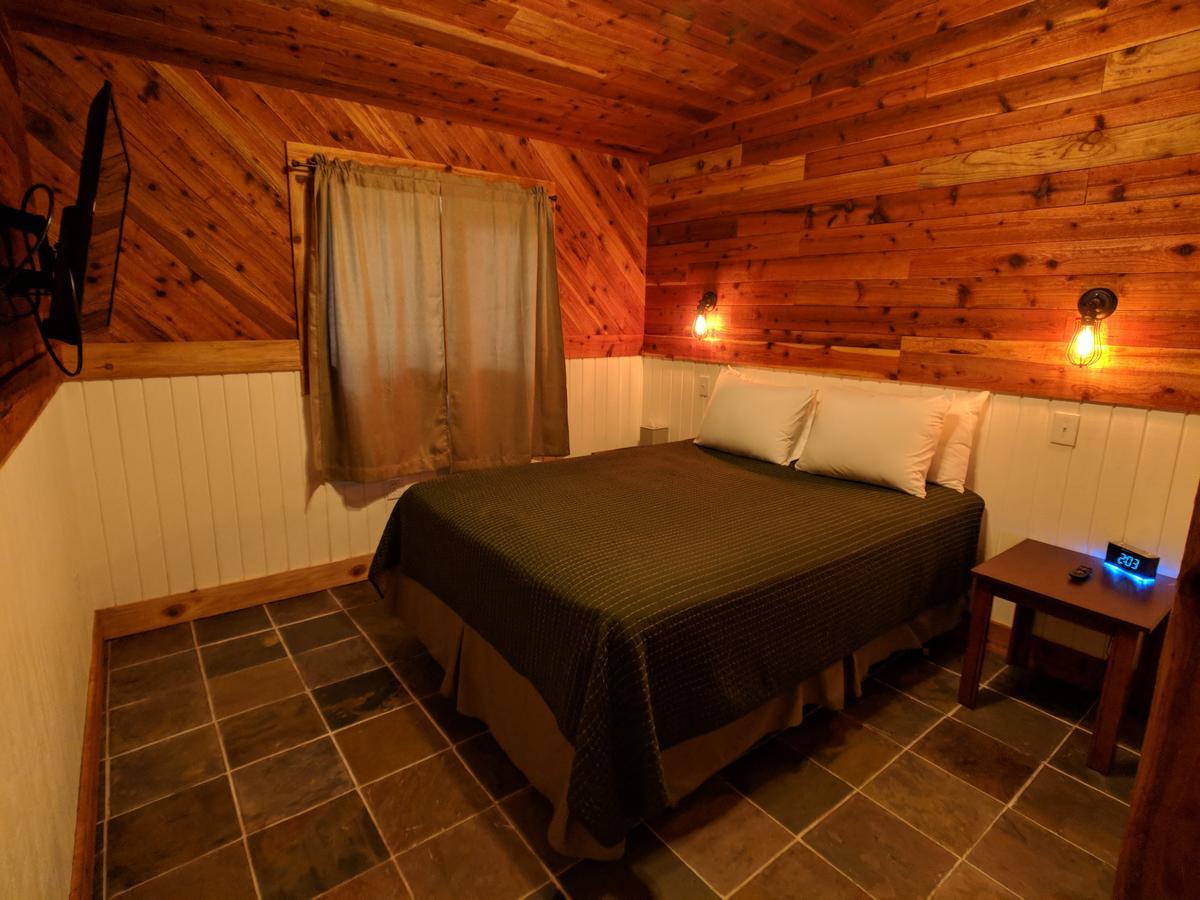 Emerald Forest Cabins Trinidad Ngoại thất bức ảnh