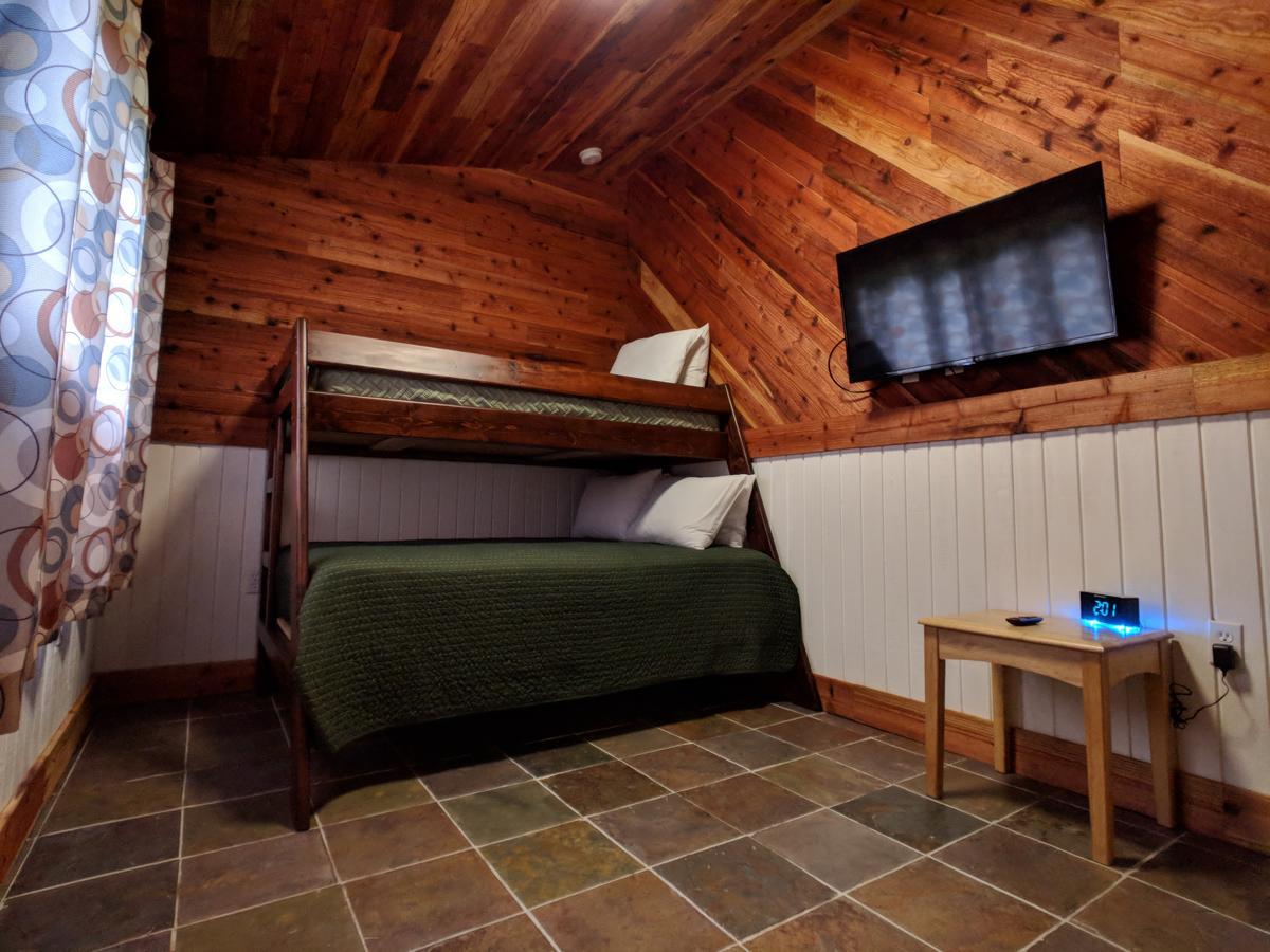 Emerald Forest Cabins Trinidad Ngoại thất bức ảnh